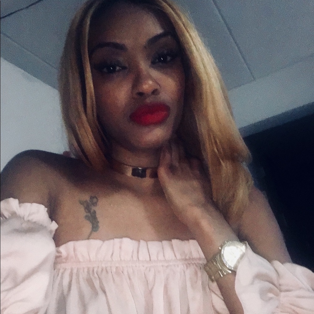 Meet your Posher, Latoya
